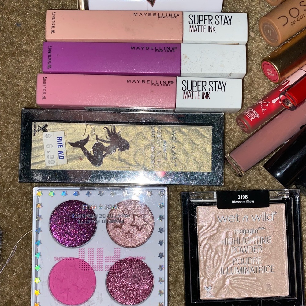 Store brand makeup bundle